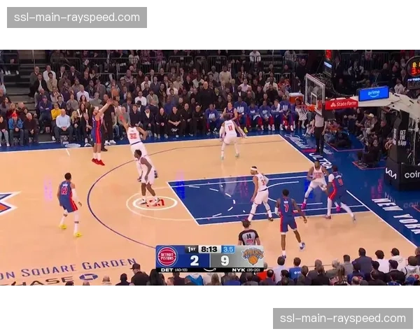 东部季后赛首轮预演：尼克斯对阵骑士的篮板大战与防守绞杀