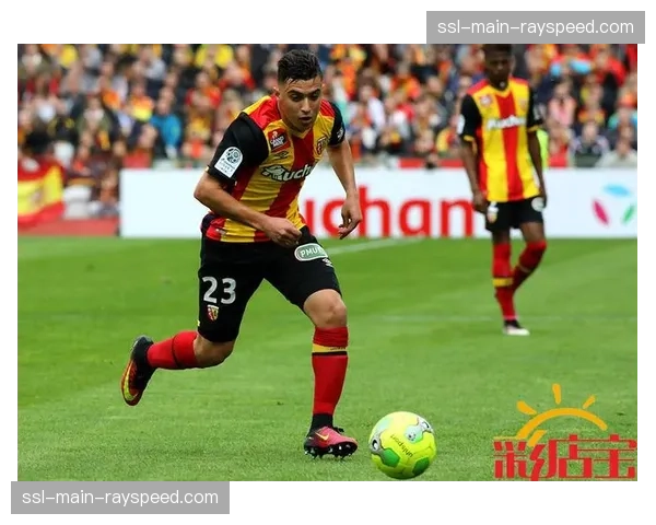 朗斯队长表示,团队高强度跑动数据领先联赛,是执行转换战术的基础 朗斯队长表示,团队高强度跑动数据领先联赛,是执行转换战术的基础